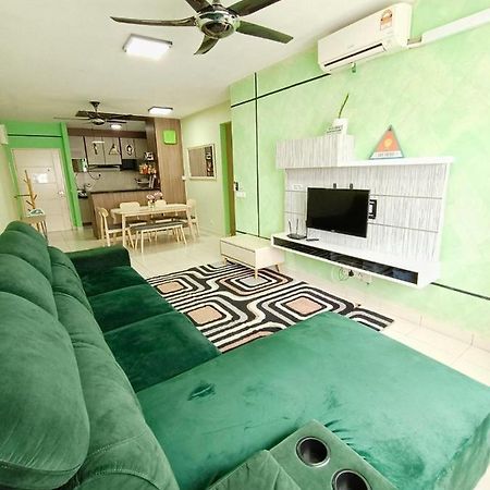 Nena Homestay Setia Alam, Air Conditioned, High Speed Internet Shah Alam Ngoại thất bức ảnh