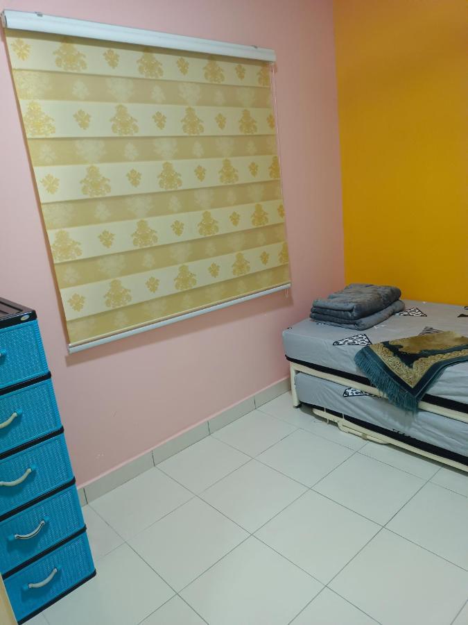 Nena Homestay Setia Alam, Air Conditioned, High Speed Internet Shah Alam Ngoại thất bức ảnh