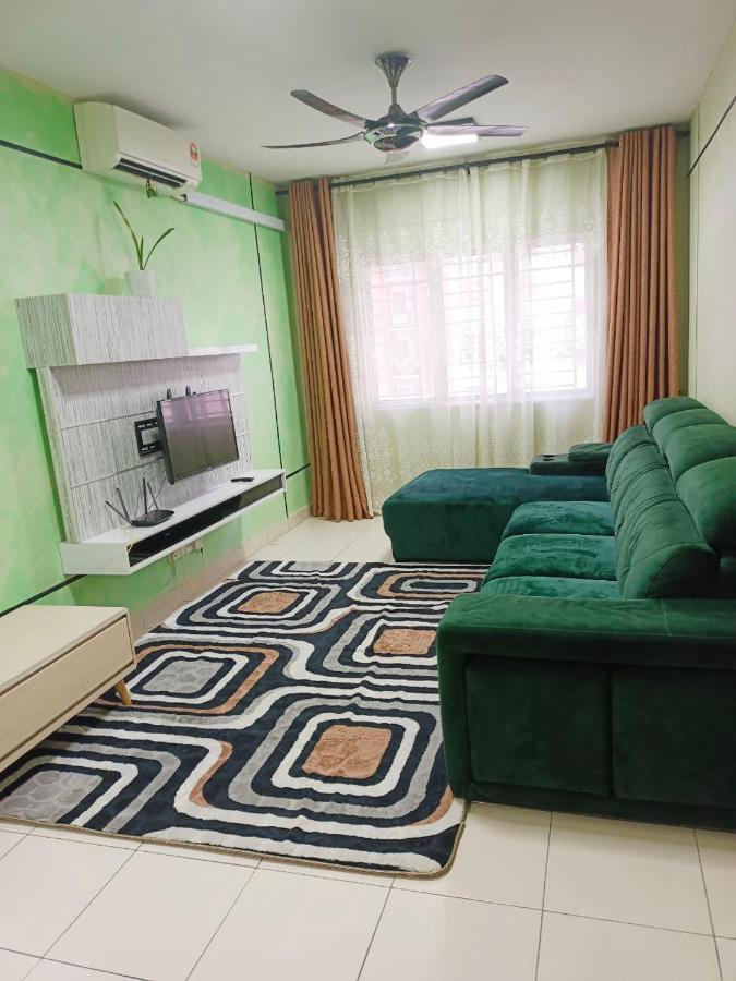 Nena Homestay Setia Alam, Air Conditioned, High Speed Internet Shah Alam Ngoại thất bức ảnh