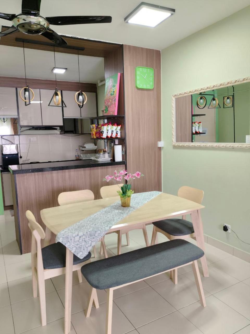 Nena Homestay Setia Alam, Air Conditioned, High Speed Internet Shah Alam Ngoại thất bức ảnh